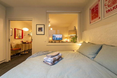 Deluxe Emporium 1BR Suite - Central Shopping Spot - C Tourism 4