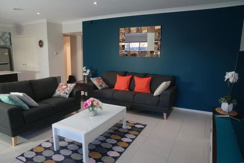 Designer Decor Home With 8Beds At Williams Landing - C Tourism 0