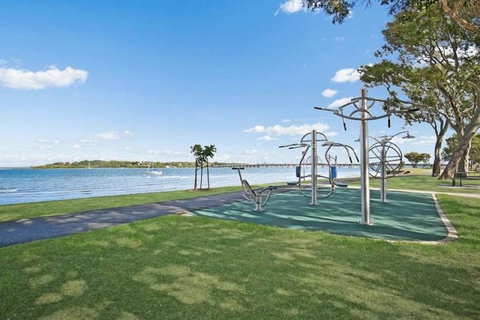 2nd Floor Unit With Water Views And Pool - Karoonda Sands, Bongaree - C Tourism 1
