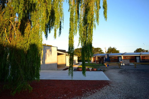 323 On Jetty - C Tourism 3