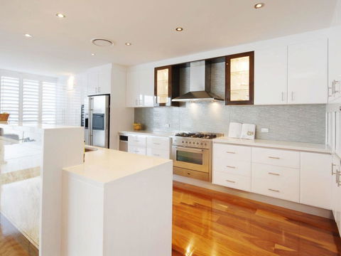 4.5 Million Dollar Dream Mansion In Surfers Paradise - C Tourism 3