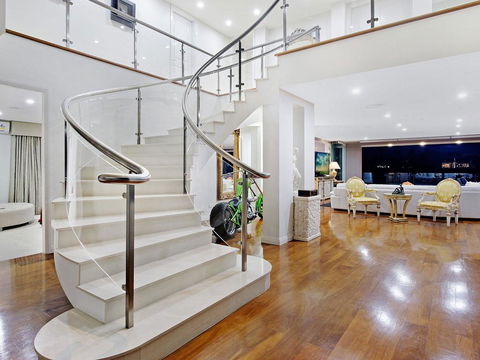 4.5 Million Dollar Dream Mansion In Surfers Paradise - C Tourism 2
