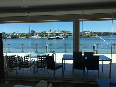 4.5 Million Dollar Dream Mansion In Surfers Paradise - C Tourism 1