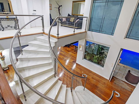 4.5 Million Dollar Dream Mansion In Surfers Paradise - C Tourism 0