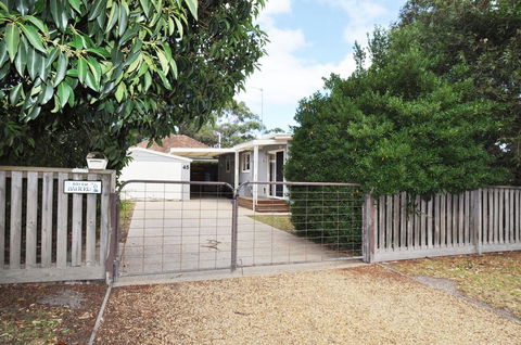 45 HALFORD - PET FRIENDLY - C Tourism 0