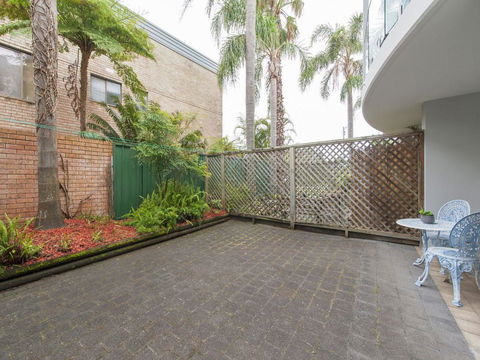 9 Cirrus @ Fingal Bay - C Tourism 2