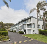 9 Cirrus  Fingal Bay - C Tourism