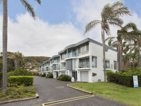 9 Cirrus @ Fingal Bay - C Tourism 0