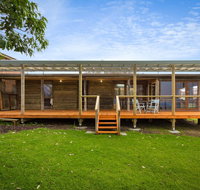 98 Ocean Parade - Rustic Log Cabin - C Tourism