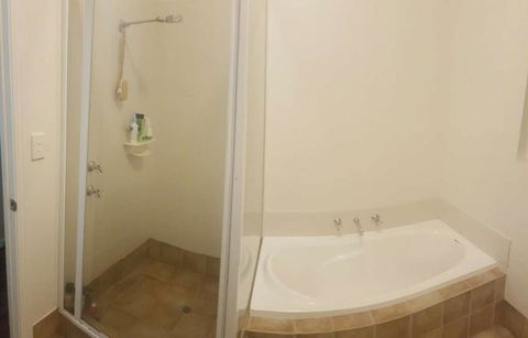 A Better Life Animal Sanctuary FarmStay - Private Two-Bedrooms, Lounge Room & Bathroom & Toilet, Shared Kitchen - C Tourism 1