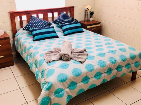 Accommodation @ Isa - C Tourism 0