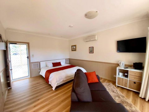 Accommodation Creek Cottages & Sundown View Suites - C Tourism 1
