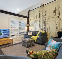 Accommodation Hunter - James Street Morpeth - C Tourism