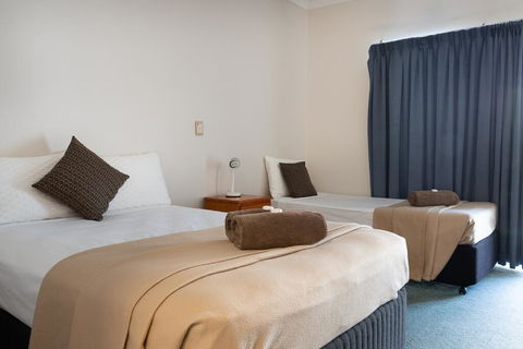 Accommodation On Denham - C Tourism 0