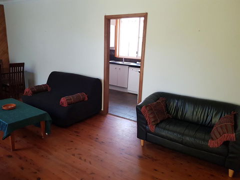 Accommodation Sydney North Shore: Frenchs Forest 3 Bedroom House - C Tourism 1