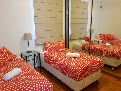 Accommodation Sydney North Shore: Frenchs Forest 3 Bedroom House - C Tourism 3