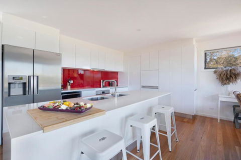 EAST52A - Lake Views - C Tourism 2