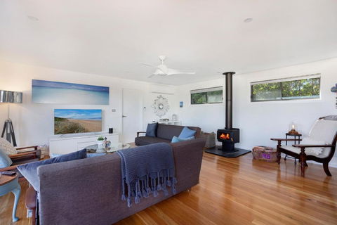 EAST52A - Lake Views - C Tourism 1
