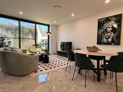 Eastgardens 4Bed 3Bath Brand New Townhouse 2 Car - C Tourism 0