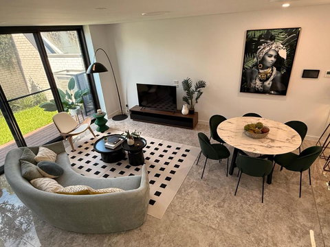 Eastgardens 4Bed 3Bath Brand New Townhouse 2 Car - C Tourism 2