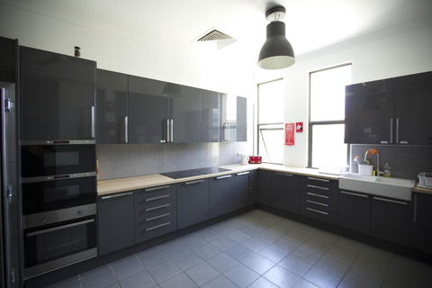 EBS Sydney Hostel - C Tourism 4