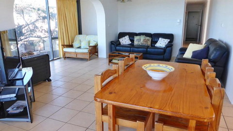 Edgewater 2, 2 - 12 Pacific Parade - C Tourism 2