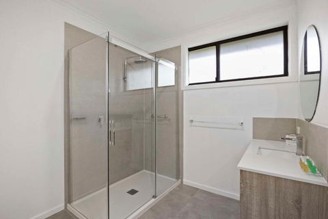 Econo Lodge Lilydale - C Tourism 3