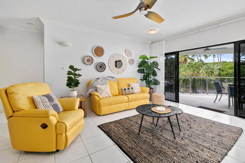 Elegant 3BR Cairns Esplanade Apartment With Pool - C Tourism 3