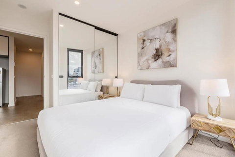 Elegant & Charming Apt In Vibrant Richmond - C Tourism 3