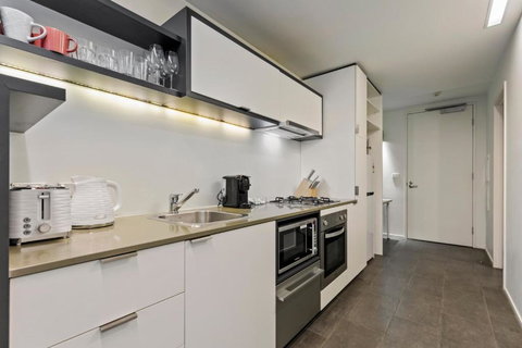 Elegant Harbourside 1-Bed With Private Balcony - C Tourism 2