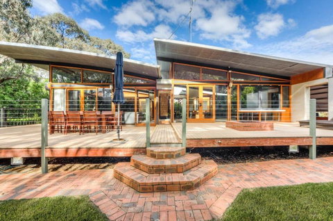 Elements - Echuca Holiday Homes - C Tourism 0