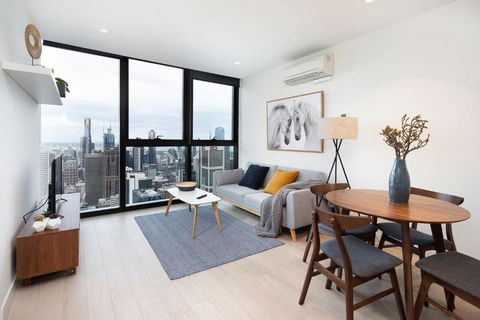 EQ Tower Modern Apartments Melbourne Central CBD - C Tourism 0