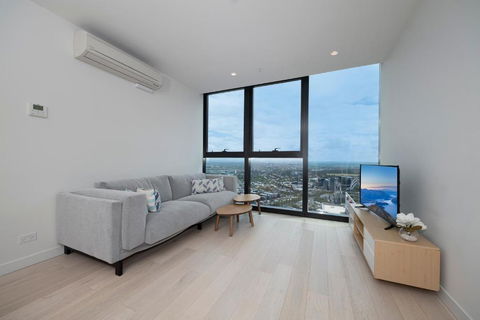 EQ Tower Modern Apartments Melbourne Central CBD - C Tourism 3