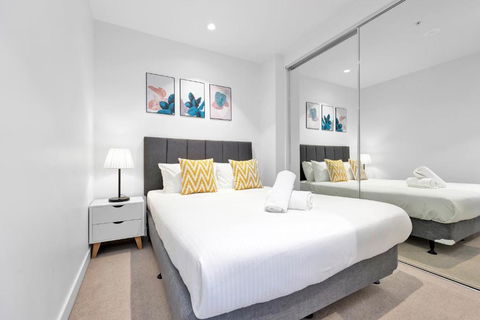 EPORO Tower Modern Apartments Melbourne Central CBD - C Tourism 1