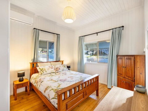 Family Friendly Cozy 4BR House At Annerley - C Tourism 3