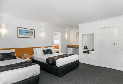Flag Motor Lodge - C Tourism 3