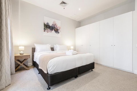 Fabulous Collins Street Luxury 2 BR Apartment - C Tourism 3
