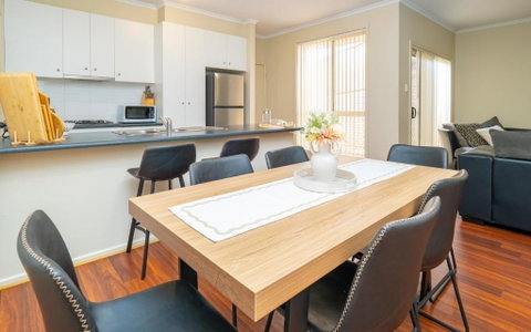 Family Comfort In Blakes Crossing Blakeview With A Short Walk To Shops And Supermarkets - C Tourism 2