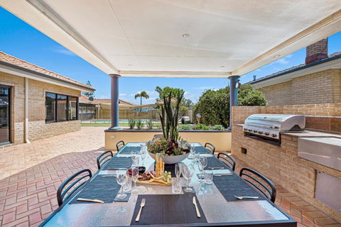 Fun In The Sun Pool Bliss & Ocean Views - C Tourism 1