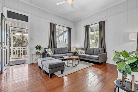 Gabba Central 2 Separate Homes 1 Block 6 Bdrms - C Tourism 2