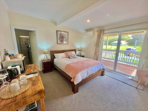 Galbraith Beach Studios - Studio 3 - C Tourism 3