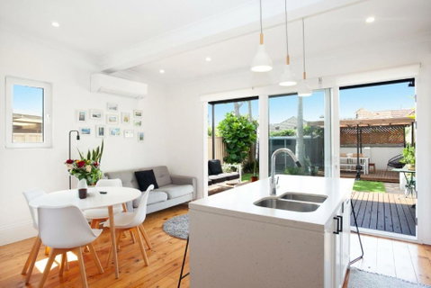 Garden Oasis Sydenham - C Tourism 2
