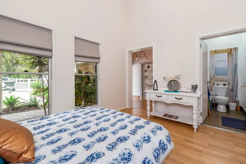 Gawler Townhouses 1C , 1 Queen Bed - C Tourism 0