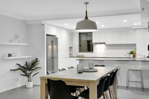 Gemini Court - Hosted By Burleigh Letting - C Tourism 1