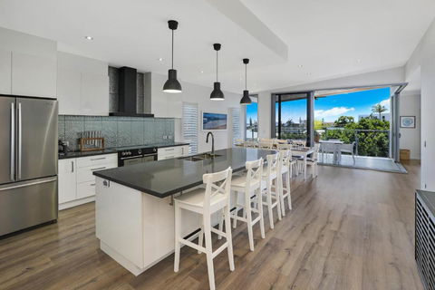 GEORGE8- THE ULTIMATE, FAMILY BEACH HOUSE! - C Tourism 1