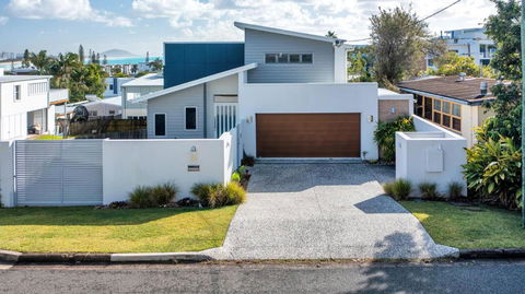 GEORGE8- THE ULTIMATE, FAMILY BEACH HOUSE! - C Tourism 0