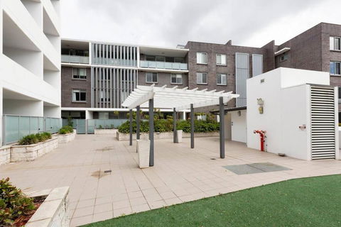 GLAD1 - Monash Rd - Gladesville - C Tourism 1