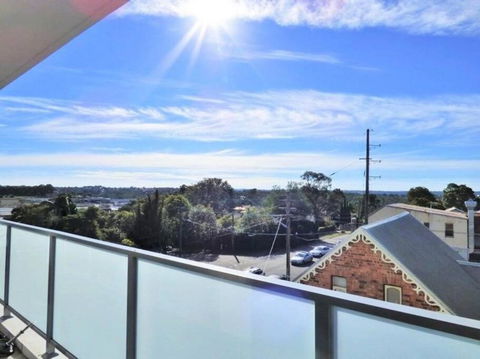 GLAD1 - Monash Rd - Gladesville - C Tourism 4