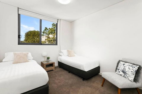 GLAD3 Gladesville Getaway Bright & Contemporary - C Tourism 2