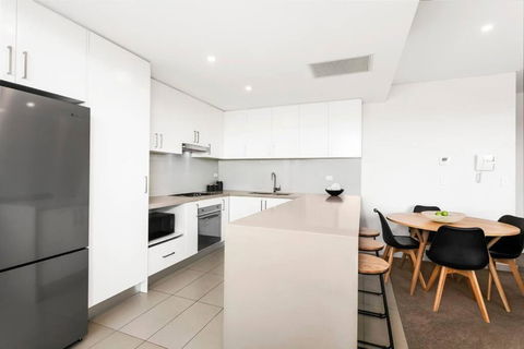GLAD3 Gladesville Getaway Bright & Contemporary - C Tourism 4